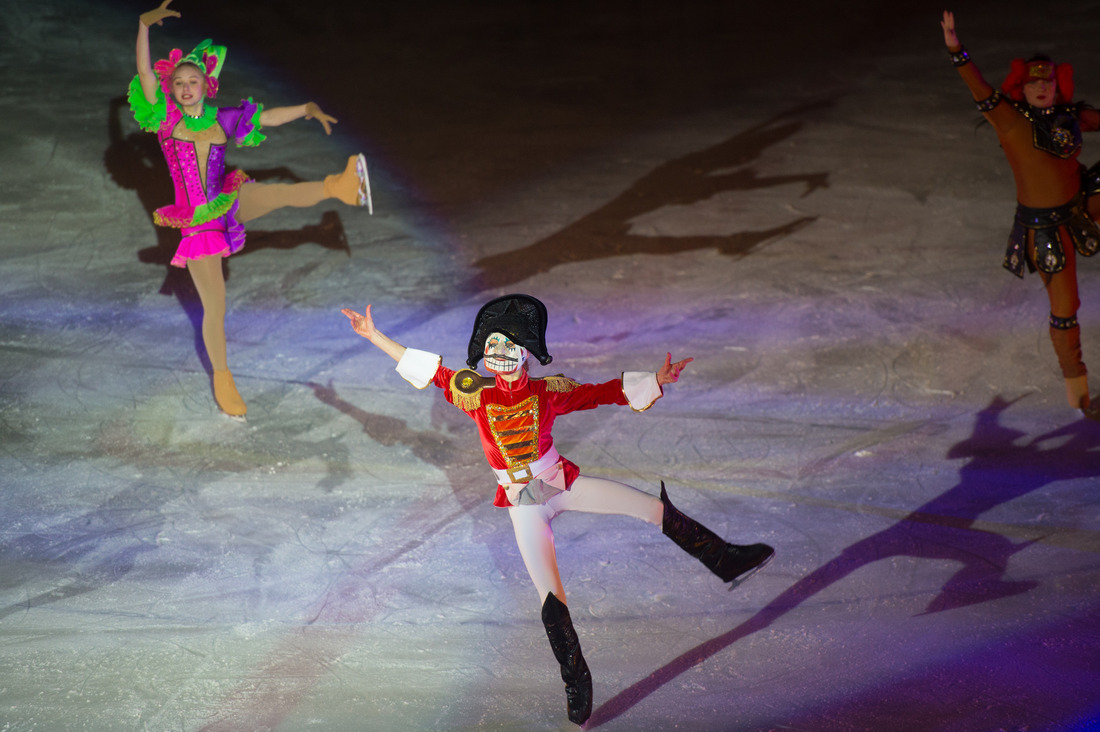 Шоу «Щелкунчик» прошло на арене ледового дворца спорта