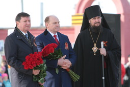 Слева направо Раис Салахов, Петр Созонов, Епископ Фотий