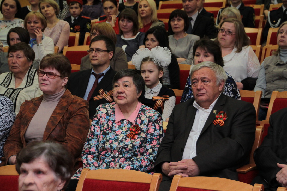 В зале собрались дети, внуки и правнуки участников Великой Отечественной войны
