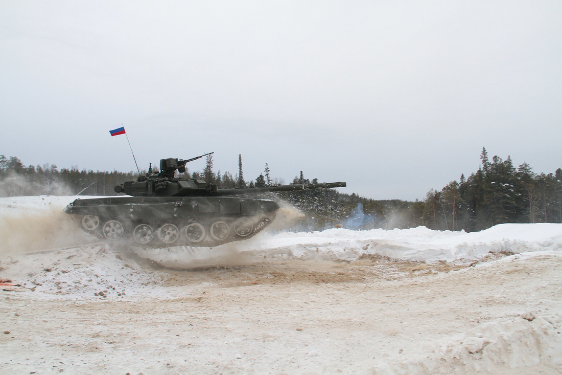 Имитация боевых действий «летающим» танком Т-90