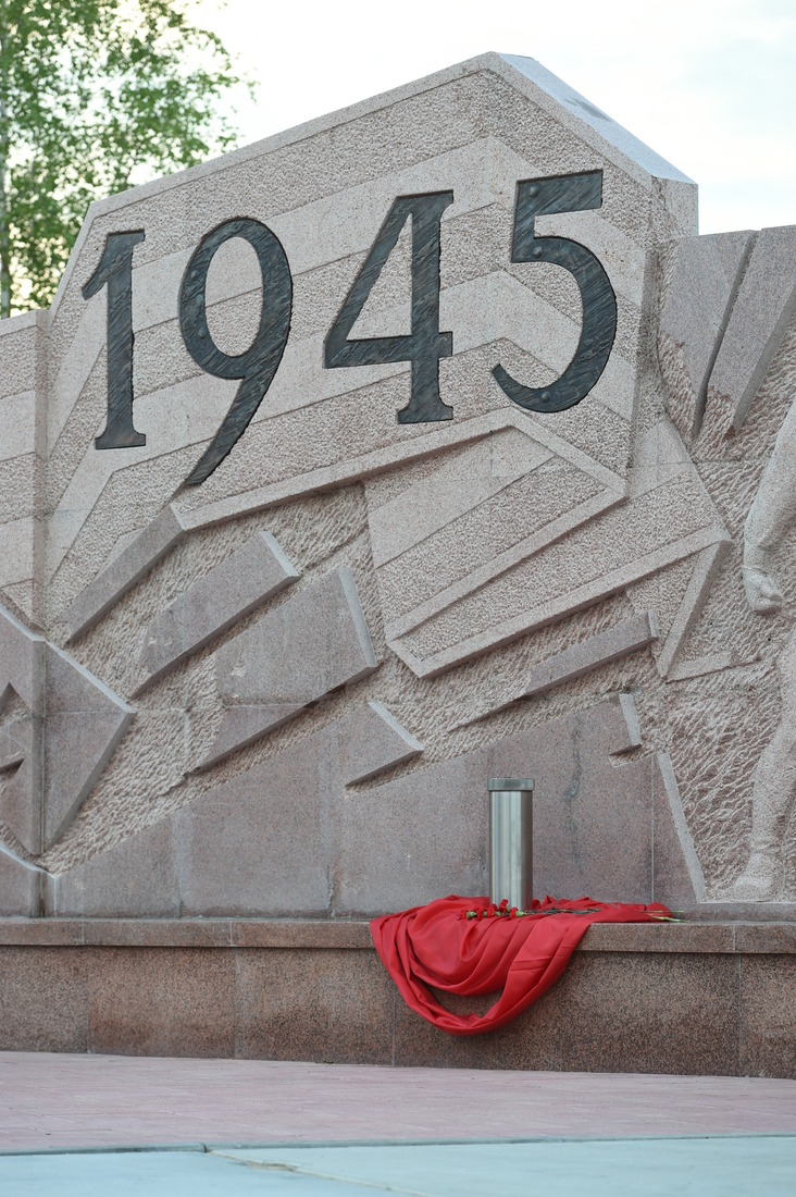 Капсула времени перед закладкой в Мемориал