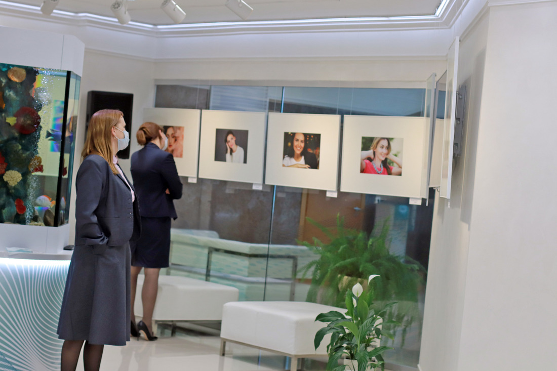 В корпоративном музее «Газпром трансгаз Югорска» проходит выставка, посвященная Международному женскому дню