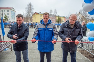 Заместитель генерального директора по ремонту и капитальному строительству Евгений Лукин, начальник Бобровского ЛПУМГ Андрей Берсенев, заместитель генерального директора по управлению персоналом Сергей Андрианов