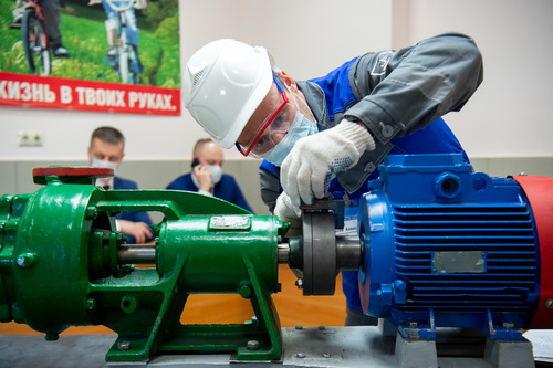В «Газпром трансгаз Югорске» выбрали лучшего слесаря по ремонту технологических установок