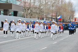 Торжественное парадное шествие