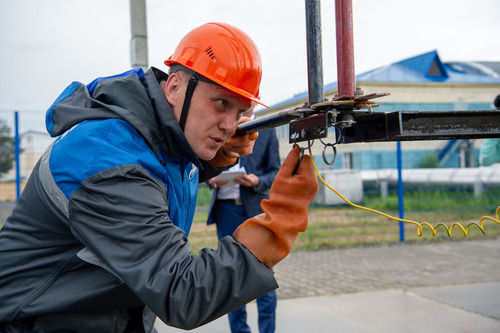 Лучший электромонтер по ремонту и обслуживанию электрооборудования ООО «Газпром трансгаз Югорск» трудится в Таежном ЛПУМГ