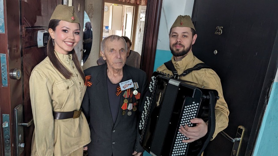 Поздравление ветеранов с праздником Победы стало доброй традицией газовиков