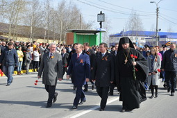В праздничном шествии приняли участие руководители предприятий г. Югорска