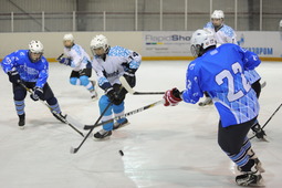 Соревнования по хоккею с шайбой (дети). На льду команды "Газпром трансгаз Югорска" и "Газпром трансгаз Москвы"
