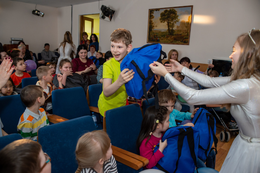 Артисты «Газпром трансгаз Югорска» посетили с благотворительной программой реабилитационный центр