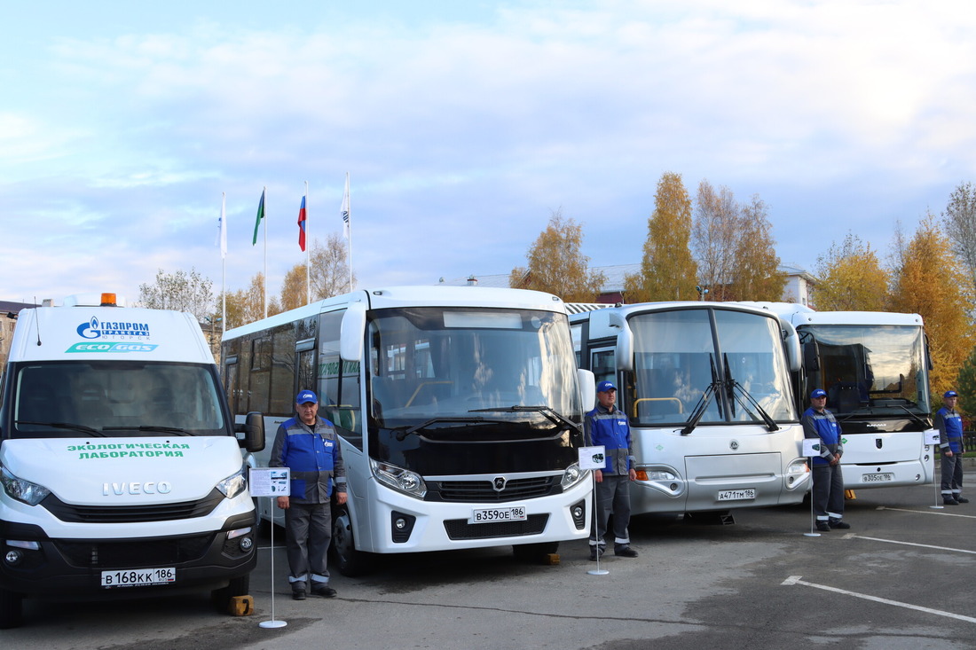 На экспозиции представлены различные модели пассажирских автобусов