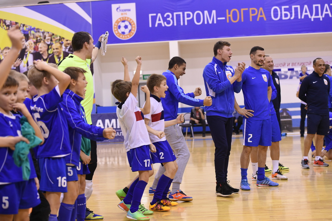 Турнир по мини-футболу прошел в рамках благотворительной акции в Югорске