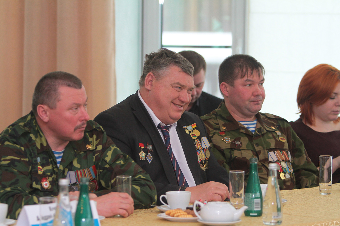 Участники круглого стола — представители Российского Союза ветеранов Афганистана города Югорска