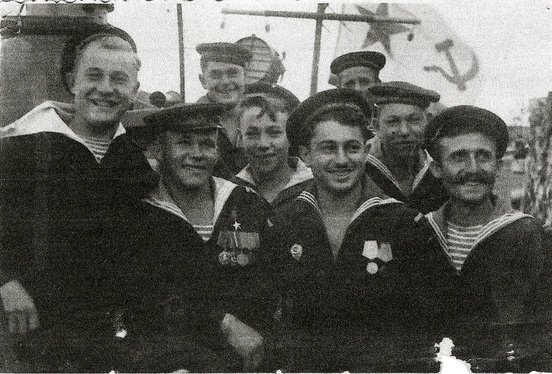 Почти 600 моряков ВМФ за подвиги, совершенные в годы войны, были удостоены звания «Герой Советского Союза»